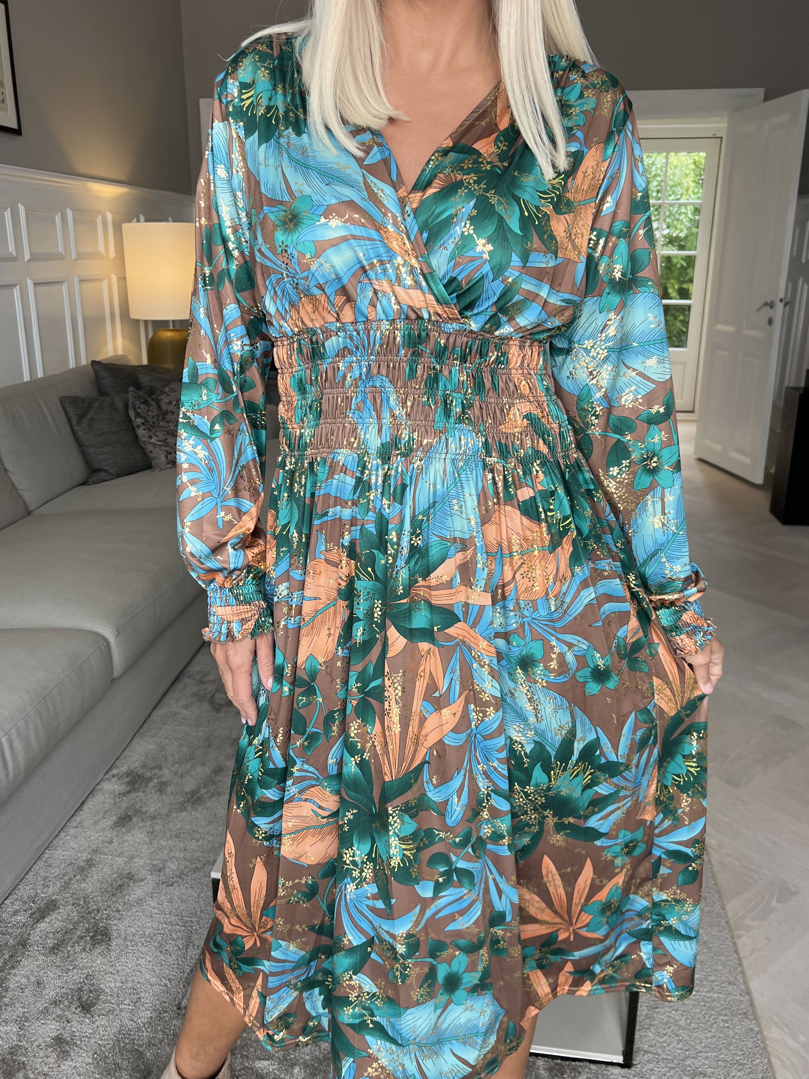 Pams Midi L/S - Elastisk kjole i krølfrit stof med lange ærmer